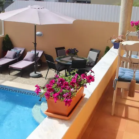 Castelinho Carrascal Summer Apt & Heated Pool Alloggio in famiglia *
