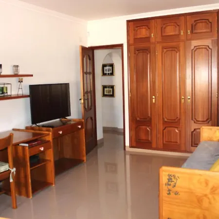 Castelinho Carrascal Summer Apt & Heated Pool Alloggio in famiglia